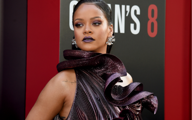 Rhianna, NOT Taylor Swift, set to perform during Half-time at the Super Bowl